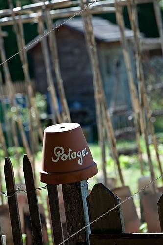 Biosphoto | 891066 | Kitchen garden entrance in Provence  France | &copy; Philippe Giraud / Biosphoto