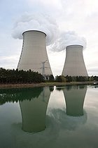 Biosphoto | 1246182 | La Seine et la Centrale nucléaire de Nogent France | &copy; Michel Gunther / Biosphoto