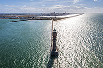 Biosphoto | 2610008 | Le feu de St Pol, Phare au bout de la jetée ouest du port de Dunkerque, Nord, France | &copy; Yann Avril / Biosphoto