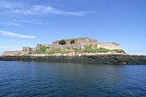 Biosphoto | 1250978 | Le petit fort de la jeté du port de l'île de Guernesey | &copy; Jean Cassou / Biosphoto