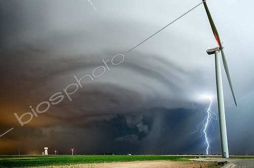 Biosphoto | 2025483 | Lightning and wind in the evening countryside - France ; supercell mesocyclone  | &copy; Xavier Delorme / Biosphoto
