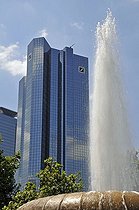Biosphoto | 1601809 | Lucae Fountain and the Headquarters of the Deutsche Bank, Frankfurt, Hesse, Germany, Europe | © Walter G. Allgoewer / imageBROKER / Biosphoto