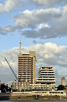 Biosphoto | 1603529 | Lufthansa high-rise building, headquarters of the German airline until 2007, Deutzer bank of the Rhine River, maxCologne redevelopment project, renovation until 2012, Cologne, North Rhine-Westphalia, Germany, Europe | © Walter G. Allgoewer / imageBROKER / Biosphoto