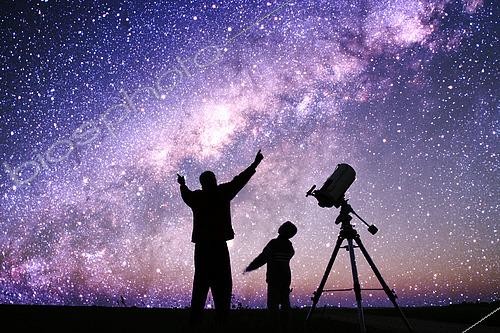 Biosphoto | 2617395 | Man with child looking at the Milky Way through a telescope. | &copy; Christophe  Lehénaff / Biosphoto