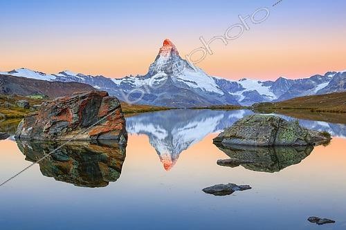 Biosphoto | 2459926 | Matterhorn and mountain lake, Valais, Switzerland, Europe | &copy; Patrick Frischknecht / imageBROKER / Biosphoto