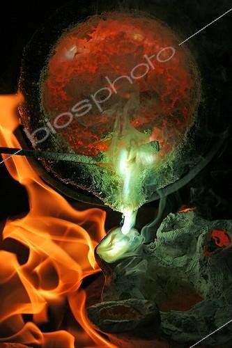Biosphoto | 248426 | Molten bronze flow Vengeons France | &copy; Vincent M. / Biosphoto