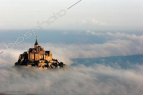 Biosphoto | 258993 | Mont-Saint-Michel in the fog France | &copy; Vincent M. / Biosphoto