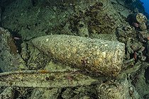 Biosphoto | 2544084 | Obus d'artillerie de gros calibre sur l'épave du SS Thistlegorm, un navire à vapeur cargo britannique construit dans le nord-est de l'Angleterre en 1940 et coulé par des bombardiers allemands en 1941. Près de Ras Mohammed, péninsule du Sinaï, mer Rouge, Égypte | &copy; Franco Banfi / Biosphoto