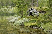 Biosphoto | 1608199 | Old cabin by a lake, Lom, Norway, Scandinavia, Europe | © Kevin Proennecke / imageBROKER / Biosphoto