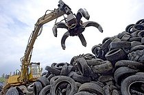 Biosphoto | 1465773 | Old tires being shredded, substitute fuel for cement production, Rohrendorf cement works, Bavaria, Germany | &copy; Werner Bachmeier / imageBROKER / Biosphoto