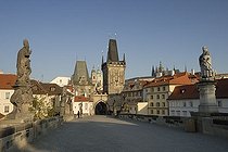 Biosphoto | 1604700 | On the Charles Bridge, view to the Powder Tower, old town, UNESCO World Heritage Site, Prague, Czech Republic, Europe | © Kevin Proennecke / imageBROKER / Biosphoto