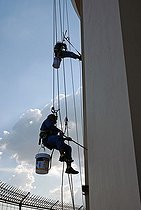 Biosphoto | 1602249 | Painters at the Bayoke Sky hotel, topmost building from Thailand, Bangkok, Asia | © Walter G. Allgoewer / imageBROKER / Biosphoto