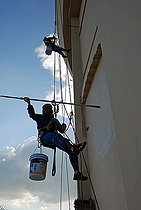 Biosphoto | 1602250 | Painters at the Bayoke Sky hotel, topmost building from Thailand, Bangkok, Asia | © Walter G. Allgoewer / imageBROKER / Biosphoto