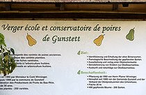 Biosphoto | 2067044 | Panneau à l'entrée du verger conservatoire de poires, Gunstett, Alsace, France | &copy; Denis Bringard / Biosphoto