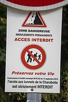 Biosphoto | 2588038 | Panneau indiquant 