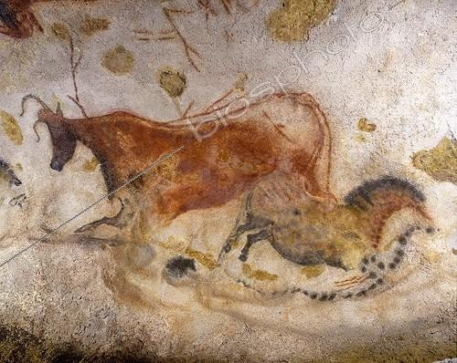 Biosphoto | 93890 | Peintures rupestres de Lascaux avec course d'animaux France ; Site : Lascaux II (reproduction de la grotte initiale protégée) | &copy; Jean-Michel Labat / Biosphoto