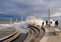 Biosphoto | 1514226 | People, storm, promenade, storm flood, waves, flood, Altea, Alicante province, Costa Blanca, Spain, Europe | &copy; Barbara Boensch / imageBROKER / Biosphoto