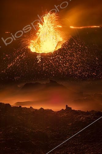Biosphoto | 2090966 | Piton de la Fournaise in activity, Volcano eruption of August 2015, Reunion | &copy; Gabriel Barathieu / Biosphoto