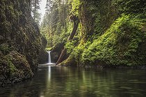 Biosphoto | 2483139 | Punch Bowl Falls, Portland, Oregon, USA. | &copy; Jonathan Tucker / Stocktrek Images / Biosphoto