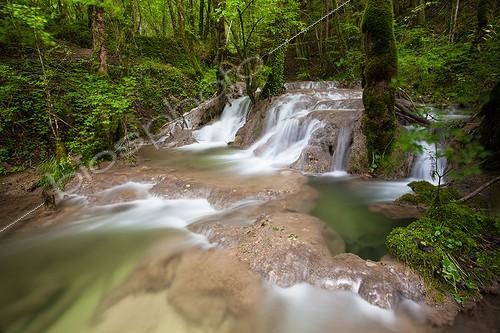 Biosphoto | 2011962 | Rivière de tuf en forêt - France | &copy; Rémi Masson / Biosphoto