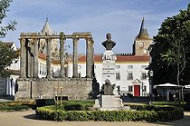 Biosphoto | 1605983 | Roman Temple of Diana in Evora, UNESCO World Heritage Site, Alentejo, Portugal, Europe | © Florian Kopp / imageBROKER / Biosphoto