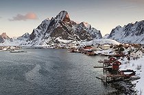Biosphoto | 1604615 | Rorbuer, traditional wooden cabins, Reine, Island of Moskenesøya, Lofoten Islands, North Norway, Norway, Europe | © Olaf Krueger / imageBROKER / Biosphoto