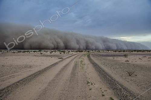 Biosphoto | 2082605 | Sand storm over Najd Plateau, Saudi Arabia | &copy; Olivier Couppey / Biosphoto