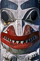 Biosphoto | 159158 | Sculpture d'un totem Haida Iles de la Reine Charlotte Canada | &copy; Jean-Philippe Delobelle / Biosphoto