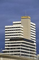 Biosphoto | 1605868 | Seat of the Lufthansa airline until 2007, Max-Cologne high-rise building, Rhine shore in Deutz, Cologne, North Rhine-Westphalia, Germany, Europe | © Walter G. Allgoewer / imageBROKER / Biosphoto