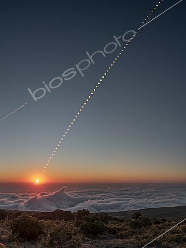Biosphoto | 2624561 | Sequence showing the progression of the Solar annular eclipse 2016, Reunion Island, September 1, 2016 | &copy; Philippe Jacquot / Biosphoto
