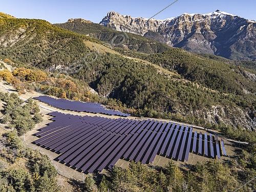 Biosphoto | 2593731 | Solar farm - Le Lauzet / La Noyrée photovoltaic power plant at Sauze du Lac on the shores of Lac de Serre-Ponçon in the Hautes Alpes region of France. France | &copy; Thibaut Vergoz / Biosphoto