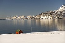 Biosphoto | 1604605 | Solitary house near Tovik between Grov and Harstad, Northern Norway, Norway, Europe | © Olaf Krueger / imageBROKER / Biosphoto