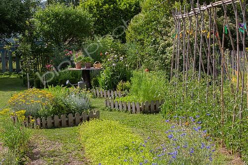 Biosphoto | 2084064 | Square foot kitchen garden and tomatoes supported, Provence, France | &copy; Philippe Giraud / Biosgarden / Biosphoto