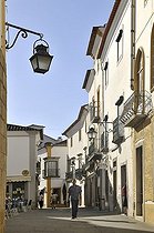 Biosphoto | 1605557 | Street in the historic town of Evora, UNESCO World Heritage Site, Alentejo, Portugal, Europe | © Florian Kopp / imageBROKER / Biosphoto