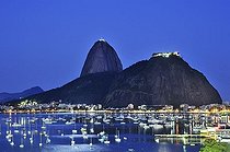 Biosphoto | 1605641 | Sugarloaf Mountain, Pão de Açúcar, at night, Rio de Janeiro, Brazil, South America | © Florian Kopp / imageBROKER / Biosphoto