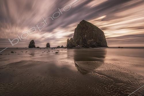 Biosphoto | 2483194 | Sunset on a beach in Seattle, Washington. | &copy; Jonathan Tucker / Stocktrek Images / Biosphoto