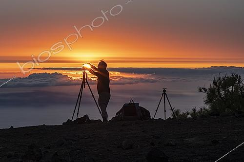 Biosphoto | 2624490 | Sunset photographer before continuing with the Milky Way during the night on the slopes of Mount Teide in Tenerife, Canary Islands, Spain. | &copy; Philippe Jacquot / Biosphoto