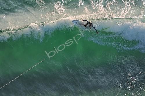 Biosphoto | 953537 | Surfeur dans la baie d'Audierne Finistère France | &copy; Michel Bureau / Biosphoto