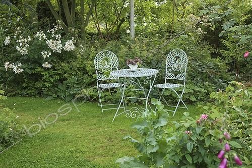 Biosphoto | 1001660 | Table and chairs metal undergrowth Le Jardin des Lianes ; Le jardin des lianes | &copy; Hervé Lenain / Biosphoto