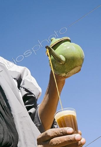 Biosphoto | 152314 | Tea prepared by the Tuaregs in the desert Sahara Algeria   | &copy; Claudius Thiriet / Biosphoto