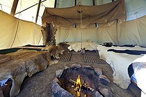 Biosphoto | 1251477 | Teepee indoors | &copy; Franck Fouquet / Biosphoto