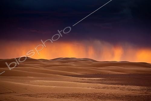 Biosphoto | 1852519 | Tempête de sable au coucher du soleil Sahara Maroc | &copy; Laurent Rebelle / Biosphoto