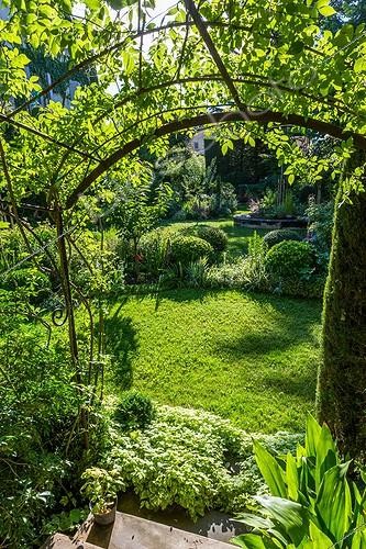 Biosphoto | 2027224 | Terrasse de jardin urbain | &copy; Philippe Giraud / Biosphoto