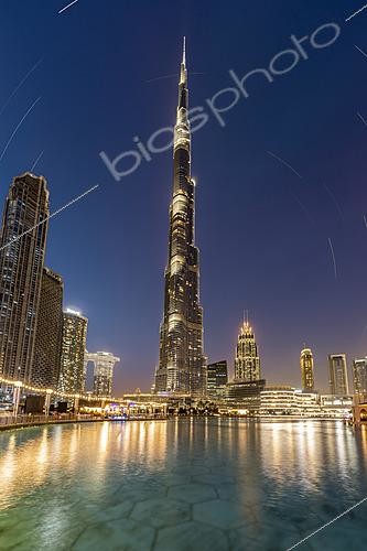 Biosphoto | 2624472 | The Burj Khalifa under the stars, with those of the Ursa Major on the right, those of the constellation Perseus on the left, and the bright Capella of the Auriga at the top of the image, United Arab Emirates. | &copy; Philippe Jacquot / Biosphoto