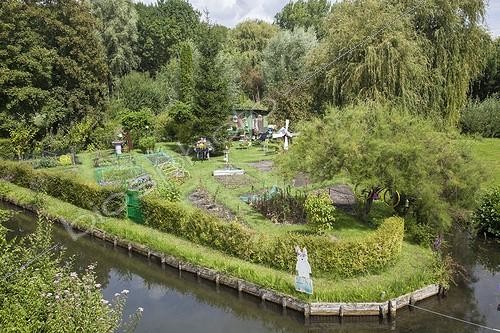 Biosphoto | 2046679 | The hortillonages “floating gardens”  of Amiens | &copy; Dominique Dumas / Biosphoto