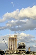 Biosphoto | 1607860 | The Lufthansa high-rise building, seat of the German airline until 2007, on the bank of the Rhine River at Deutz, renovation until 2012 to become the MaxCologne development, Cologne, North Rhine-Westphalia, Germany, Europe | © Walter G. Allgoewer / imageBROKER / Biosphoto