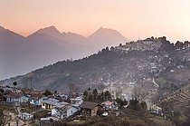 Biosphoto | 1604540 | The town of Tawang and the Galden Namgey Lhatse Monastery, the largest Buddhist monastery in India, Tawang, Arunachal Pradesh, India, Asia | © Olaf Krueger / imageBROKER / Biosphoto