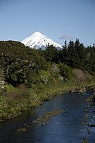 Biosphoto | 1250096 | The volcano Taranaki in Egmont NP on the North Island | &copy; Michel Rauch / Biosphoto