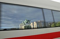 Biosphoto | 1606141 | The window of a passing ICE train reflects the statue of Kaiser Wilhelm I on the Hohenzollernbruecke bridge, Cologne, North Rhine-Westphalia, Germany, Europe | © Walter G. Allgoewer / imageBROKER / Biosphoto