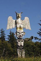 Biosphoto | 692153 | Totem Tribe Kwakwaka'wakw Village Nimkish Albert bay Canada | &copy; Sylvain Cordier / Biosphoto